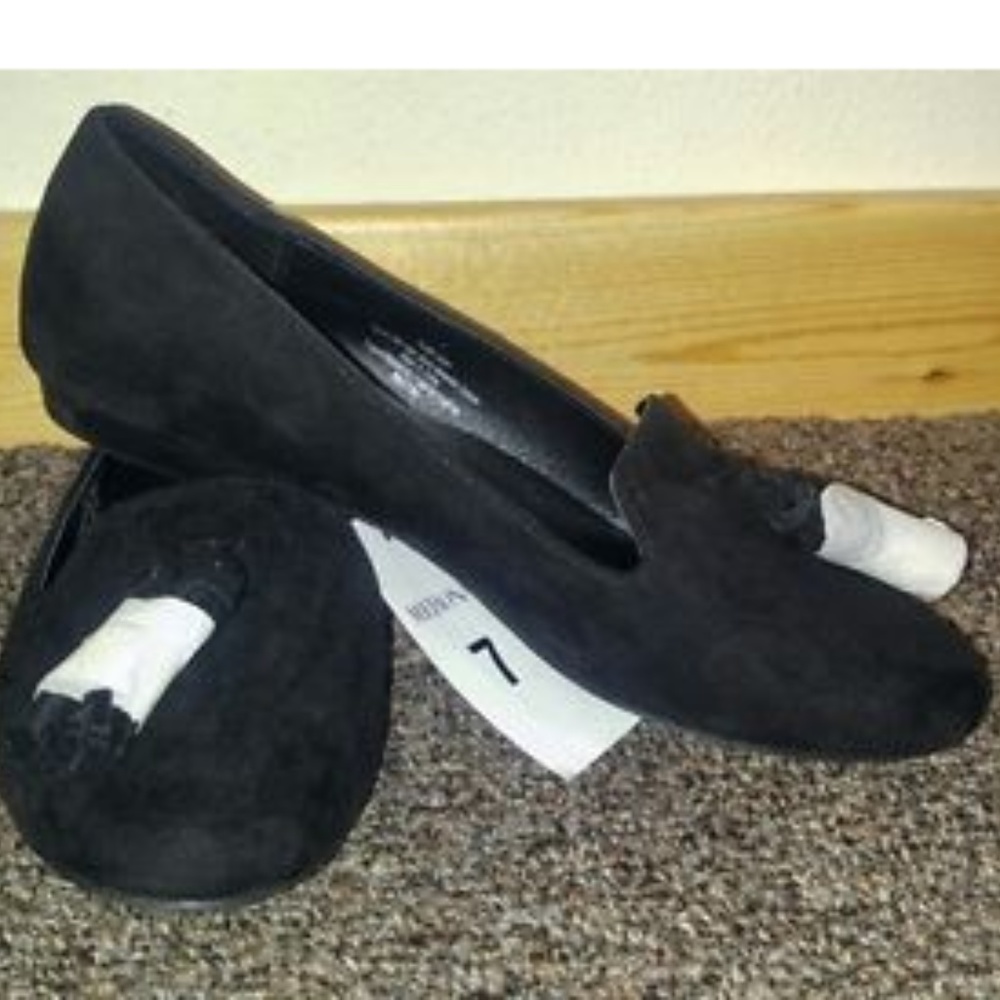 3/$25 Black Padma Loafers with Tassels Size 7